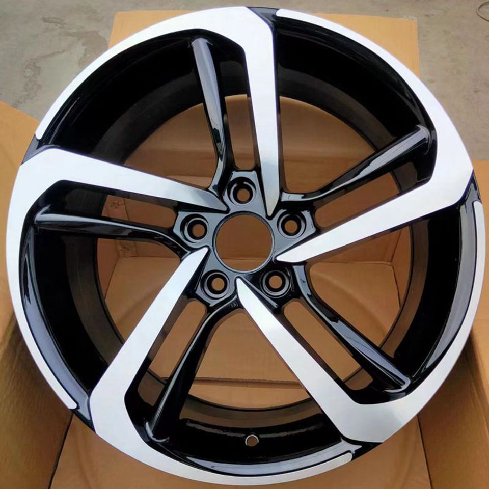 Cast Wheel Hub For 18-19 Inch Aluminum Alloy Rims Contains 5 Holes That Can Be Modified For Honda's Tenth Generation Accord