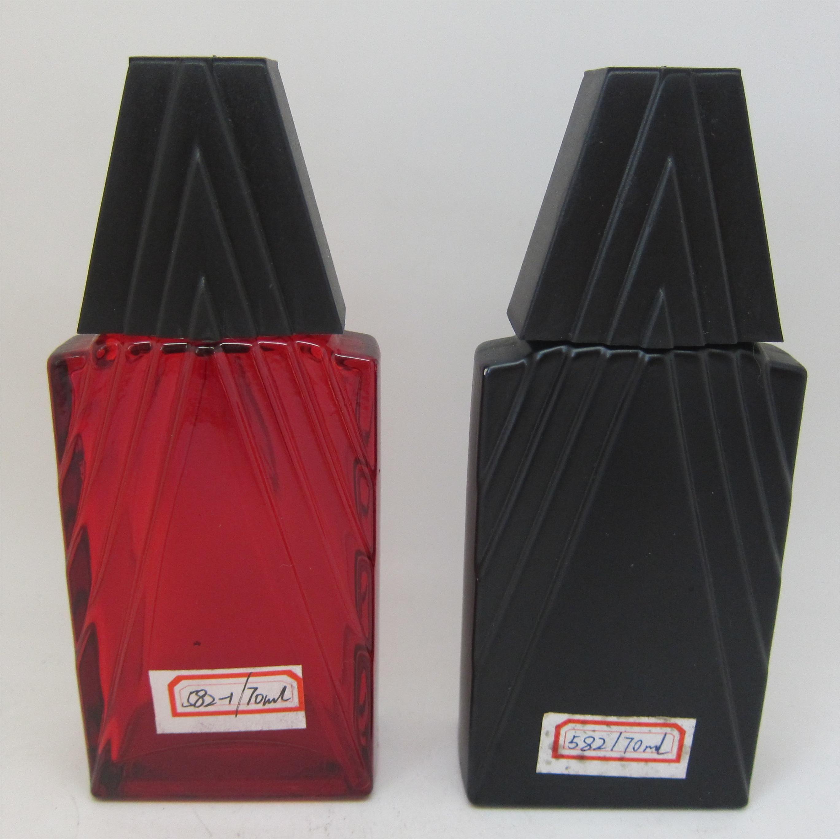 Manufacture supplier empty luxury red color glass perfume bottle 70ml with triangle black cap