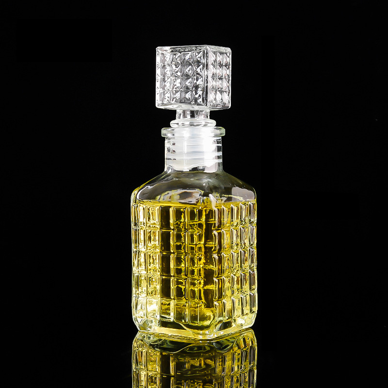 Wholesale Gift Luxury Mini Pot En Verre Square 50ml 100ml Patron Drink Liquor Glass Bottle