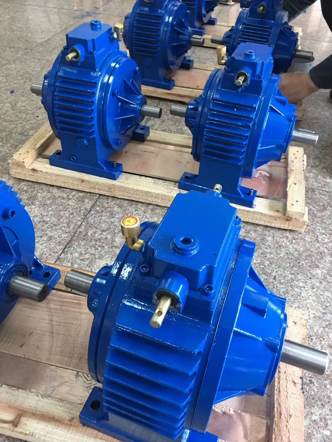 variable speed electric motors 1.1kw 1.5kw 2.2kw gear motor reducer 80-400rpm adjustable speed motor