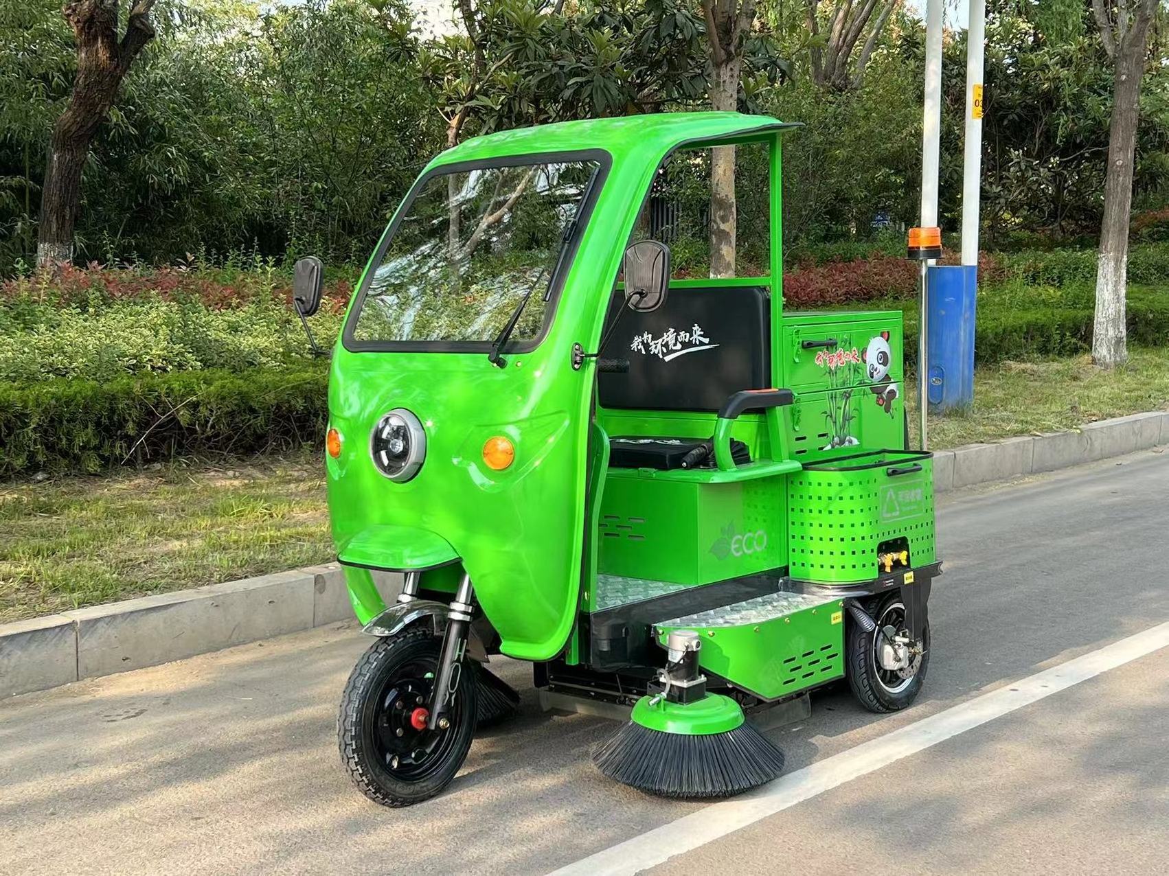 Industrial Road Sweeper is used to sweep Leaves and Stone Sand from the Factory Road Park dock pavement