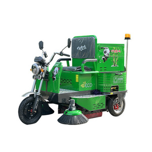 High efficiency Industrial Road Sweeper is used to sweep Leaves and Stone Sand from the Factory Road Park dock pavement