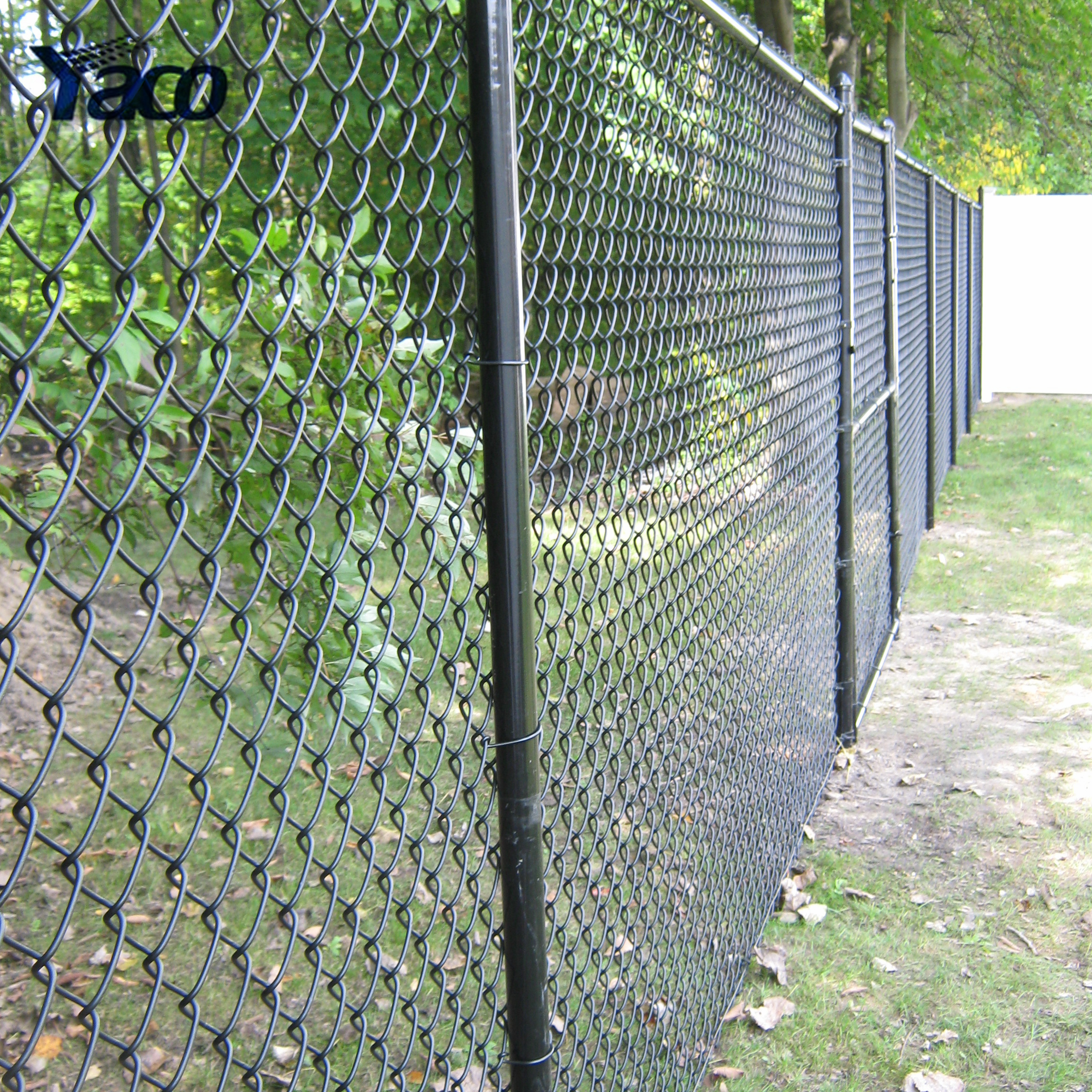 heavy duty black vinyl coated chain link construction fences and gates