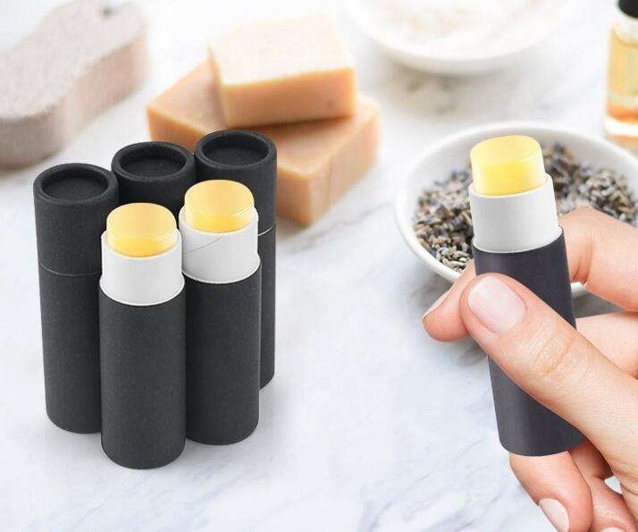 Spot goods Biodegradable High quality Moisturizing Lip Balm tube Kraft Paper Push Up Chapstick Tubes Round Lip Balm Container