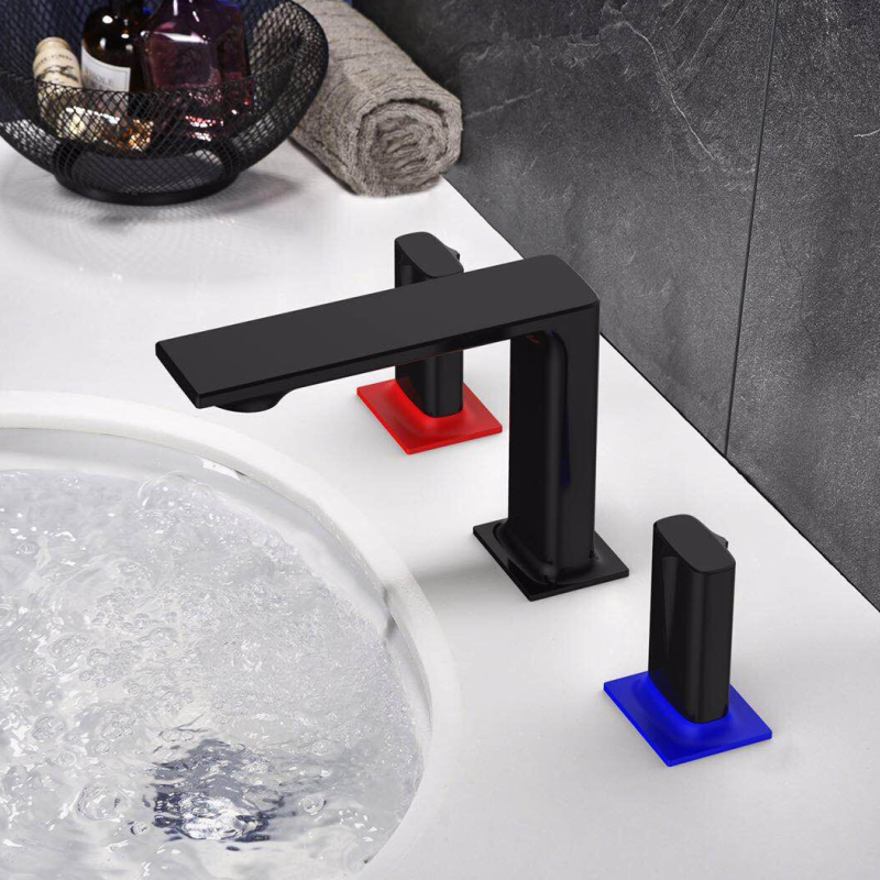 Newest design double handle widespread bathroom faucet 3 holes