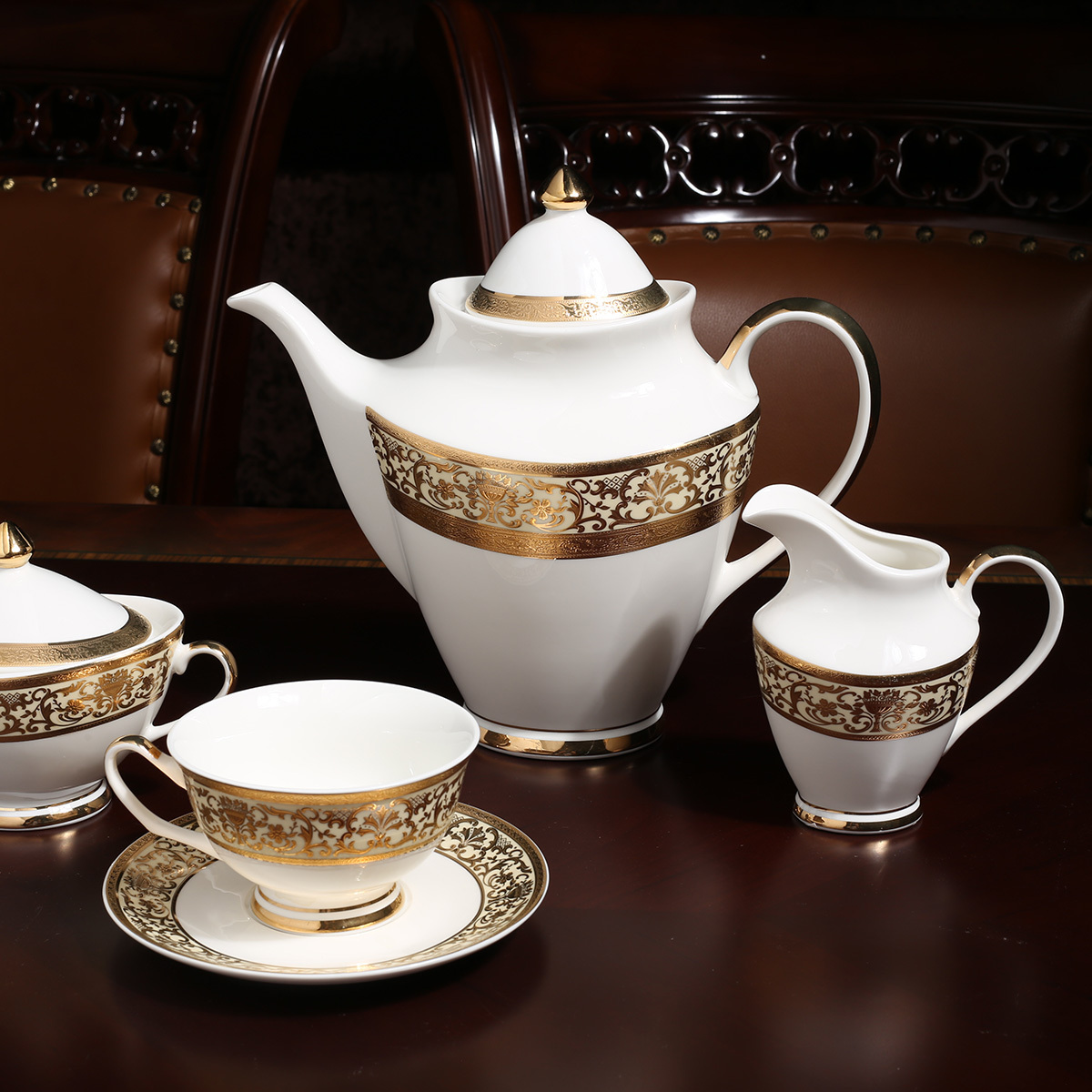 Wholesale Royal New Fine Bone China Tea Set Luxury Ceramic Coffee Cup And Saucer Porcelain Gold Tea Pot