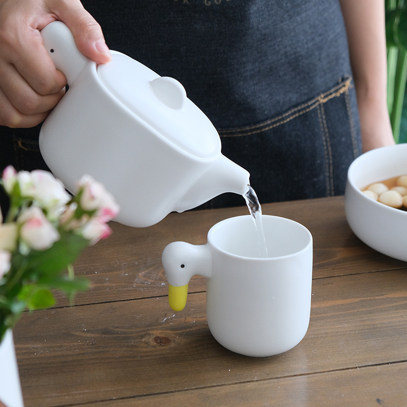 Personalize Matte Glaze White Mini Coffee Pot With Cartoon Duck Shape Cute Ceramic Tea Pot Kettle