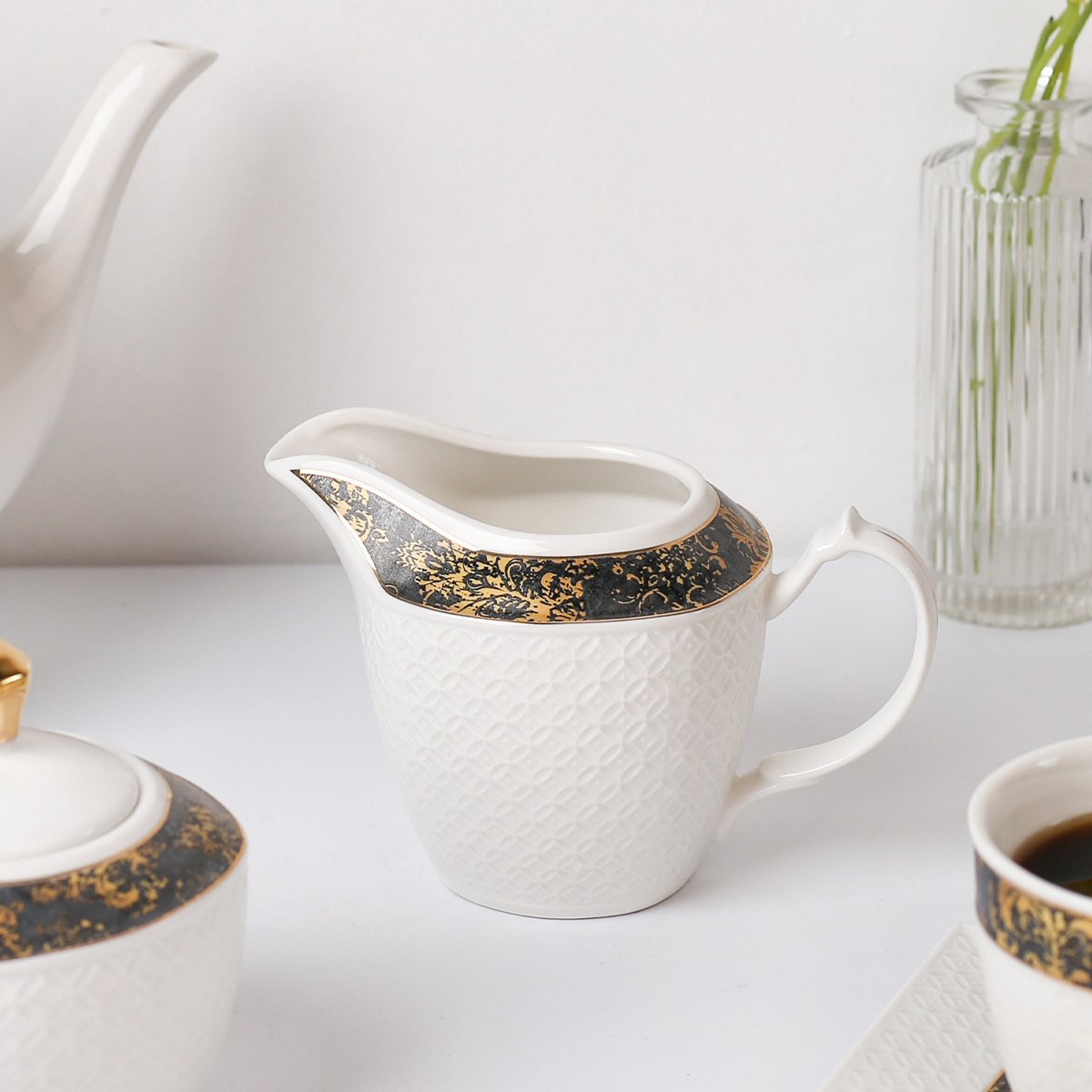 Hot Sale Ceramic Coffee Set White Porcelain Embossed Gold Line Tea Cups Saucers With Tea Pot