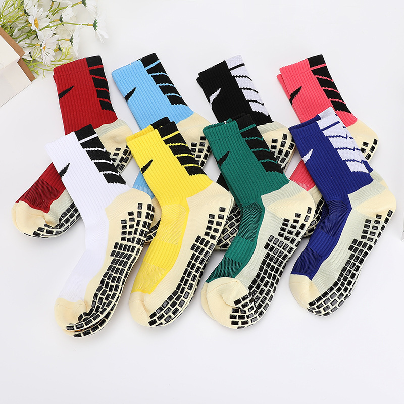 2023 wholesales Custom Made Compression grip socks Athletic Anti-slip Grip Football Socks short sports soccer socks