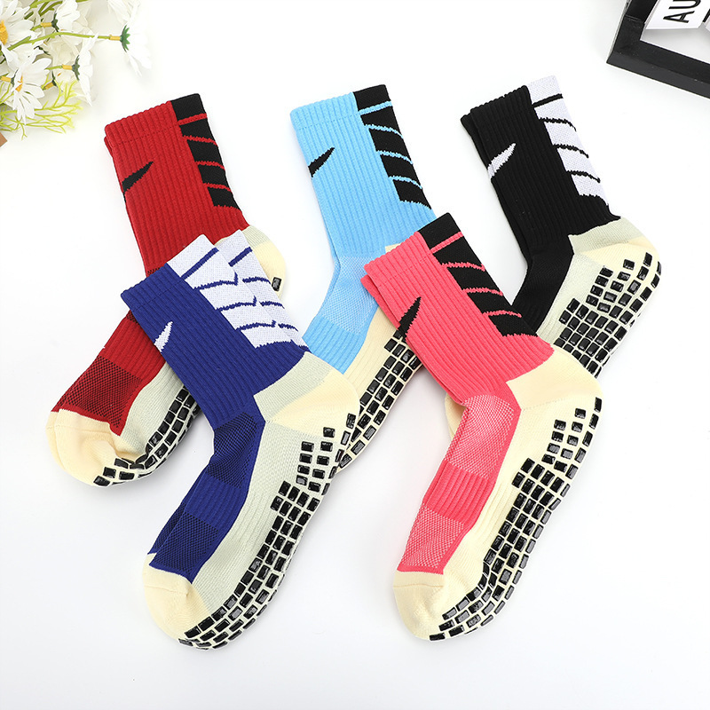 2023 wholesales Custom Made Compression grip socks Athletic Anti-slip Grip Football Socks short sports soccer socks