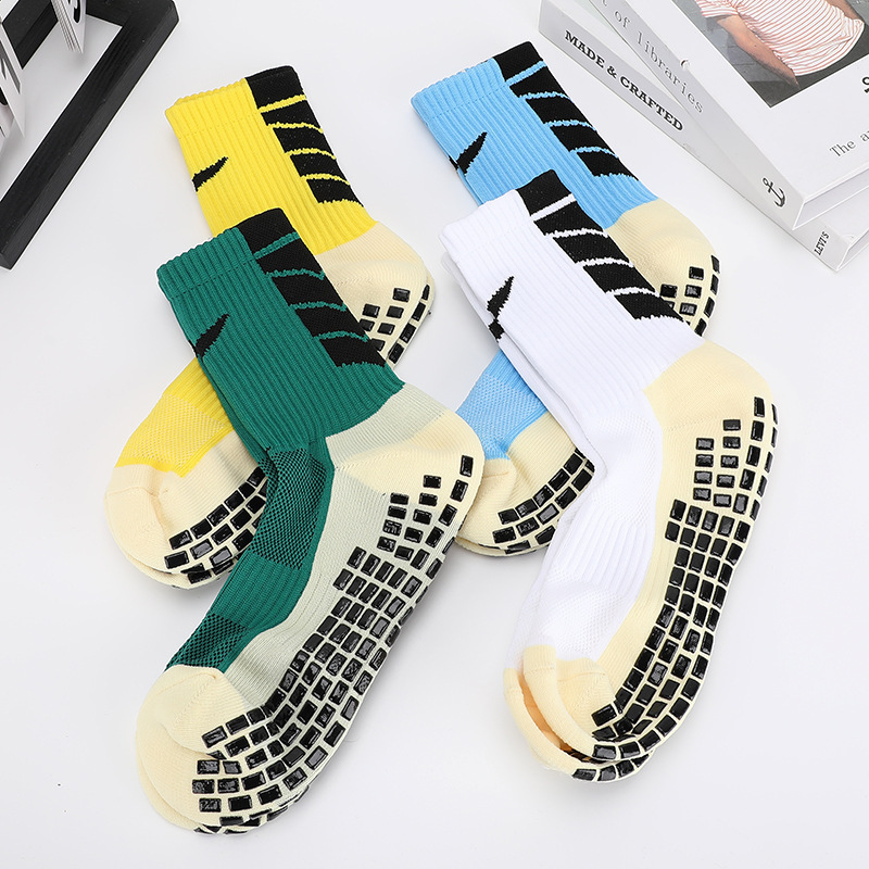 2023 wholesales Custom Made Compression grip socks Athletic Anti-slip Grip Football Socks short sports soccer socks