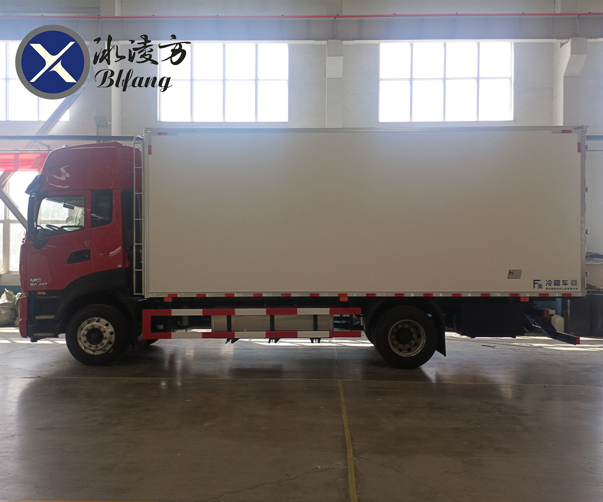 DONGFENG Tianjin KR PLUS Transport Food fish keep warm Freezer Van Heavy Refrigerated Truck