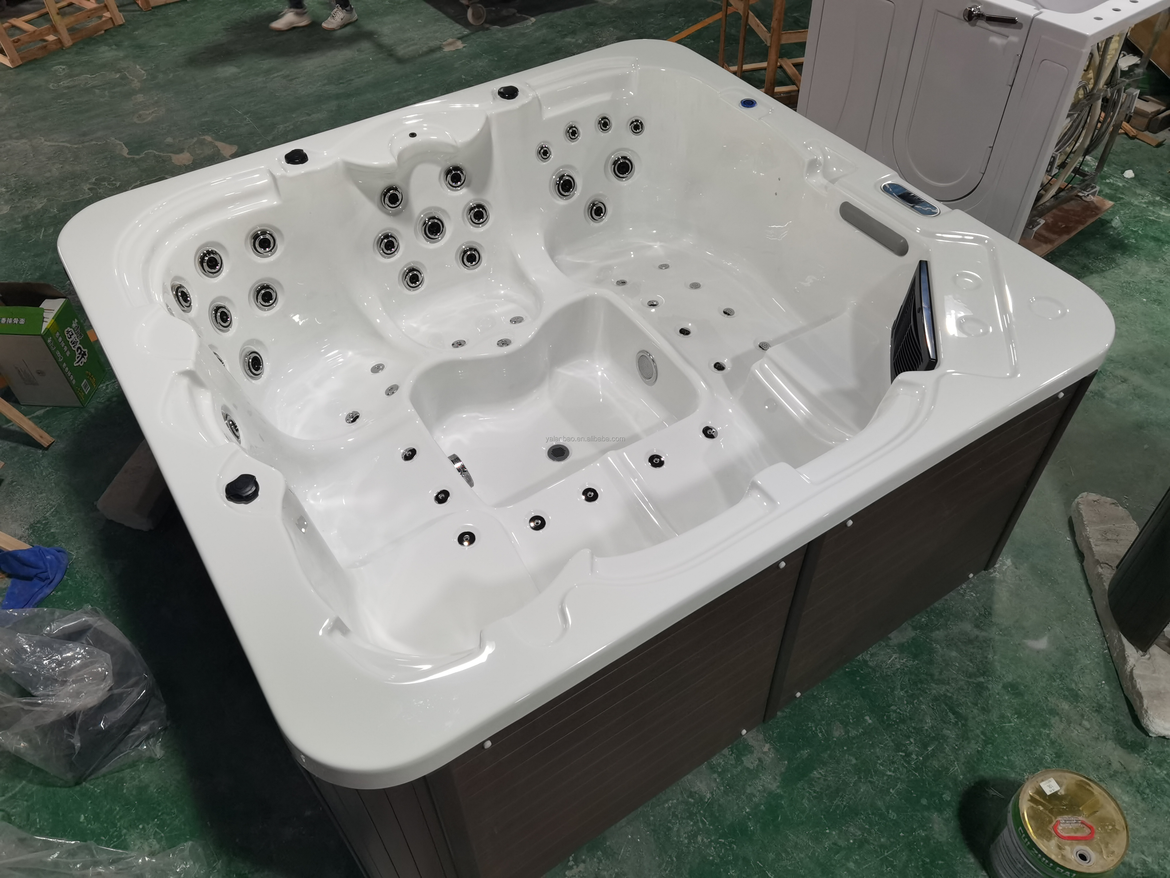 Custom 5 -7 Person Acrylic Bathtub whirlpool LED on the bottom outdoor Massage hot tub Spa