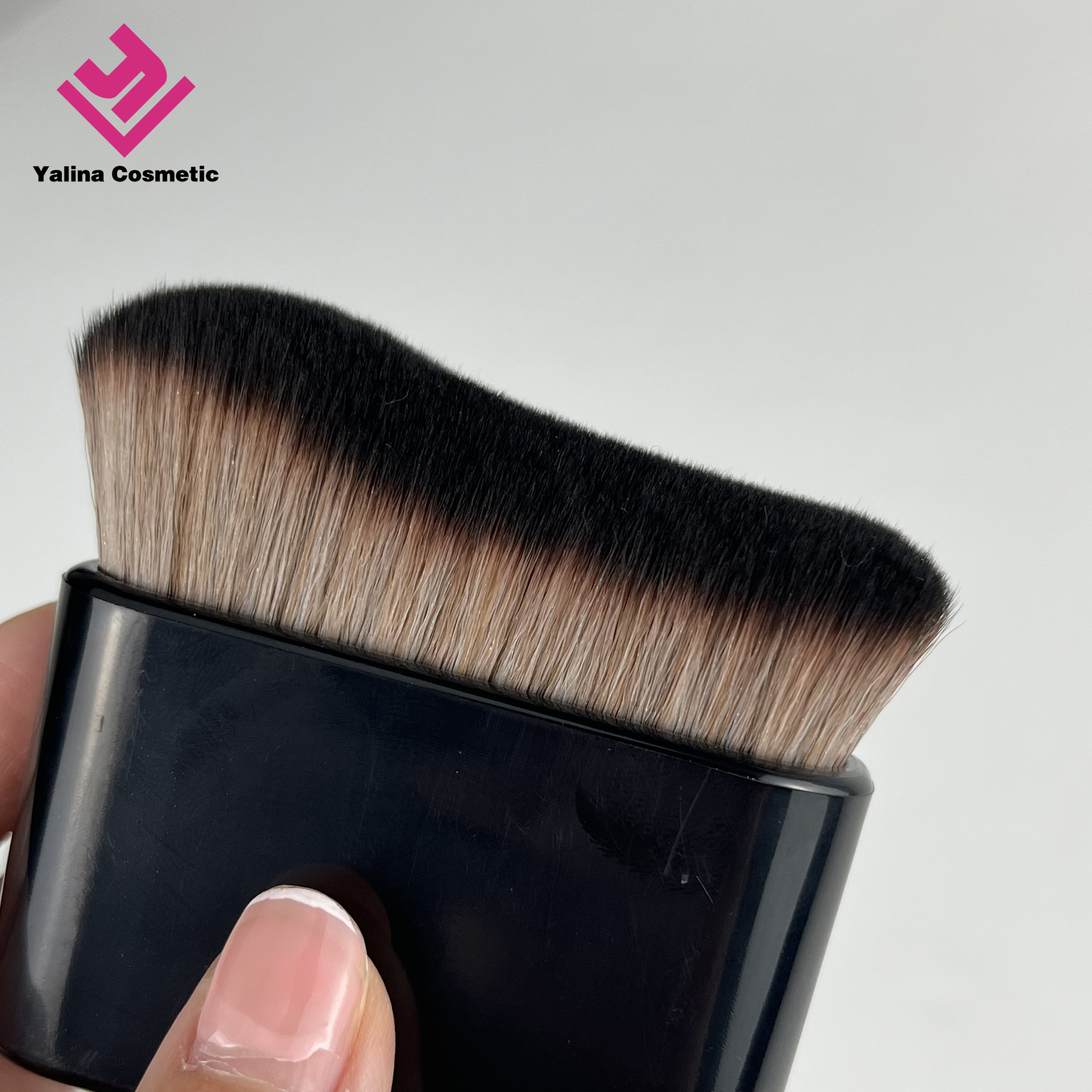 Best Seller Wholesale Kabuki Cosmetic Single brush Best Quality Vegan Magic Big Flat Style Foundation Body Brushes