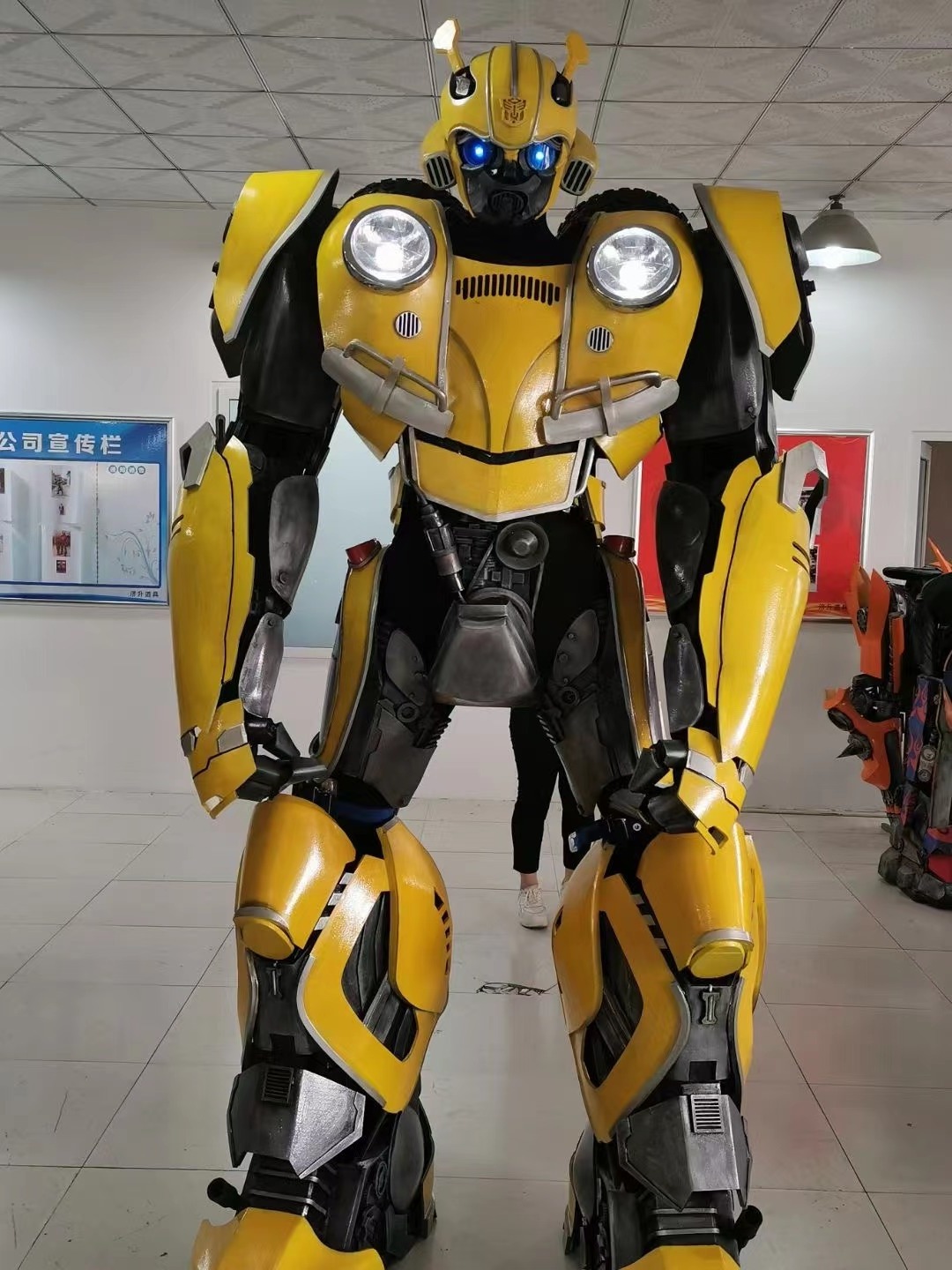 Adult LED Robot Transforme Realistic Show Dancing Robot Costume 3D Wearable Voice Recorder Cosplay Robot