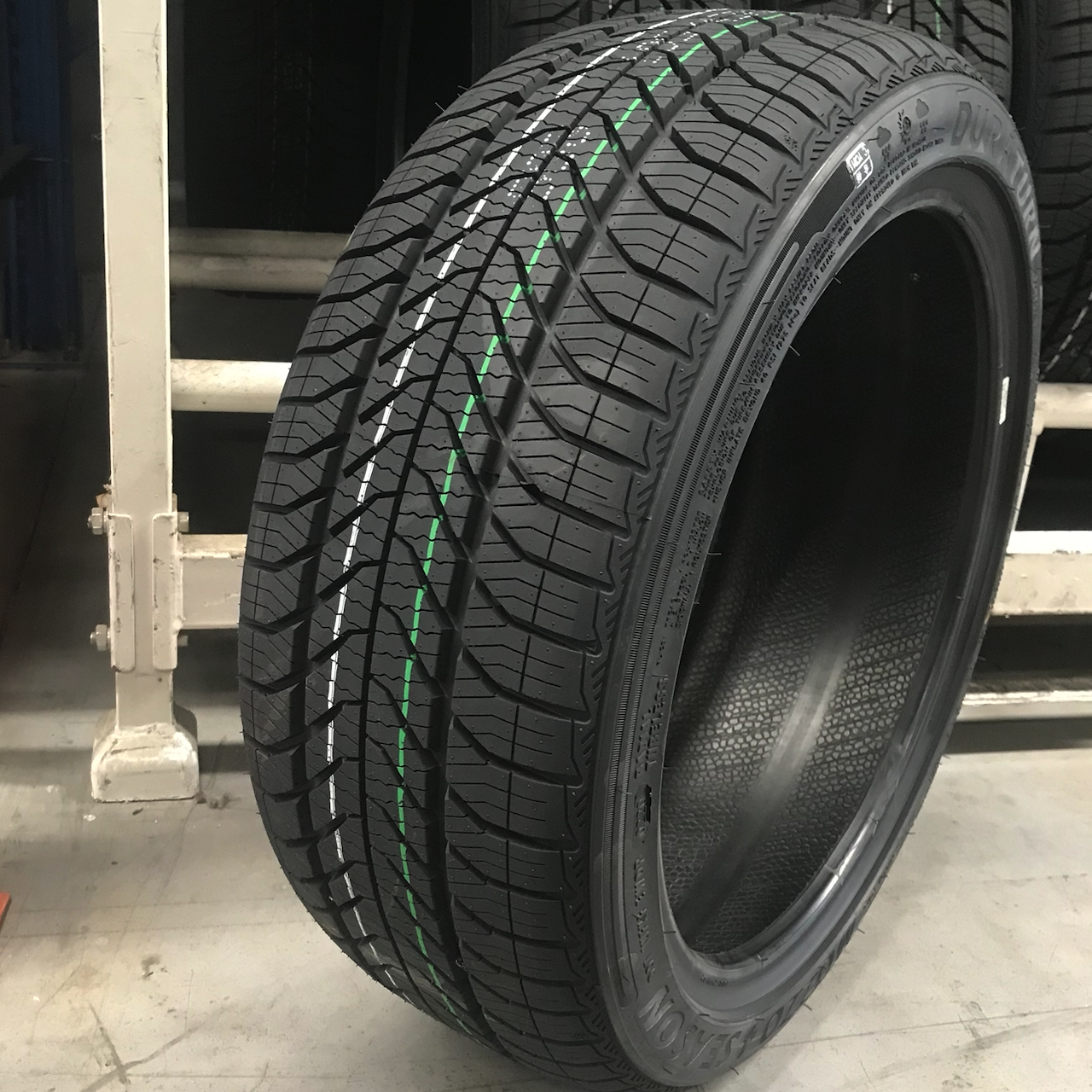 PCR  205 45 17 Passenger Car Tyres Top  Technology Steel 205/45R17 DURATURN NEOLIN excellent tires factory price