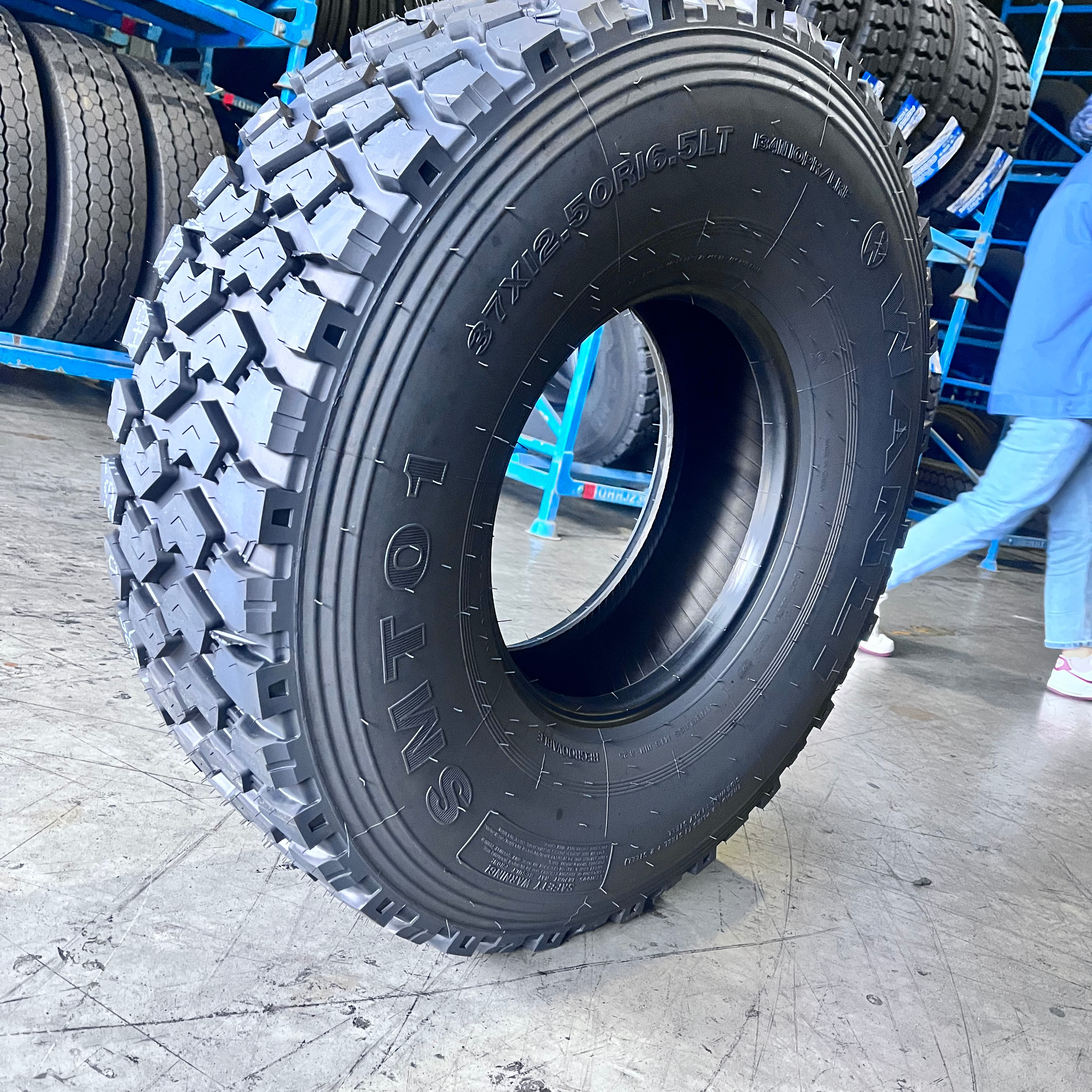 Hot sale tyres 37*12.5R16.5LT  tyre for ukraine market 134N good quality tires 37 12.5 16.5 10/E