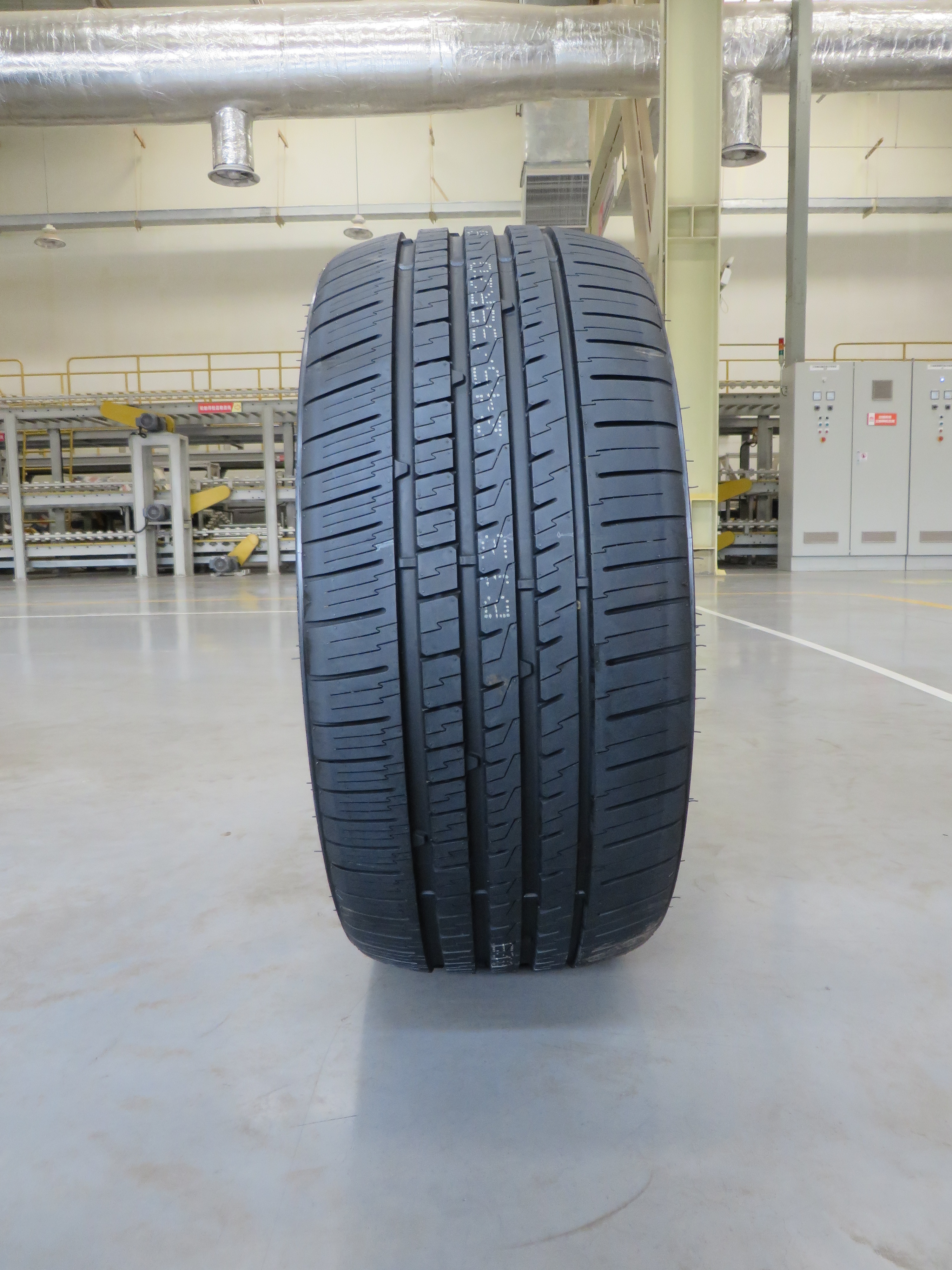 Top Quality 235/55R17 Radial Tyres Tires SUV 235/55/17 Duraturn Neolin Looking for Representatives