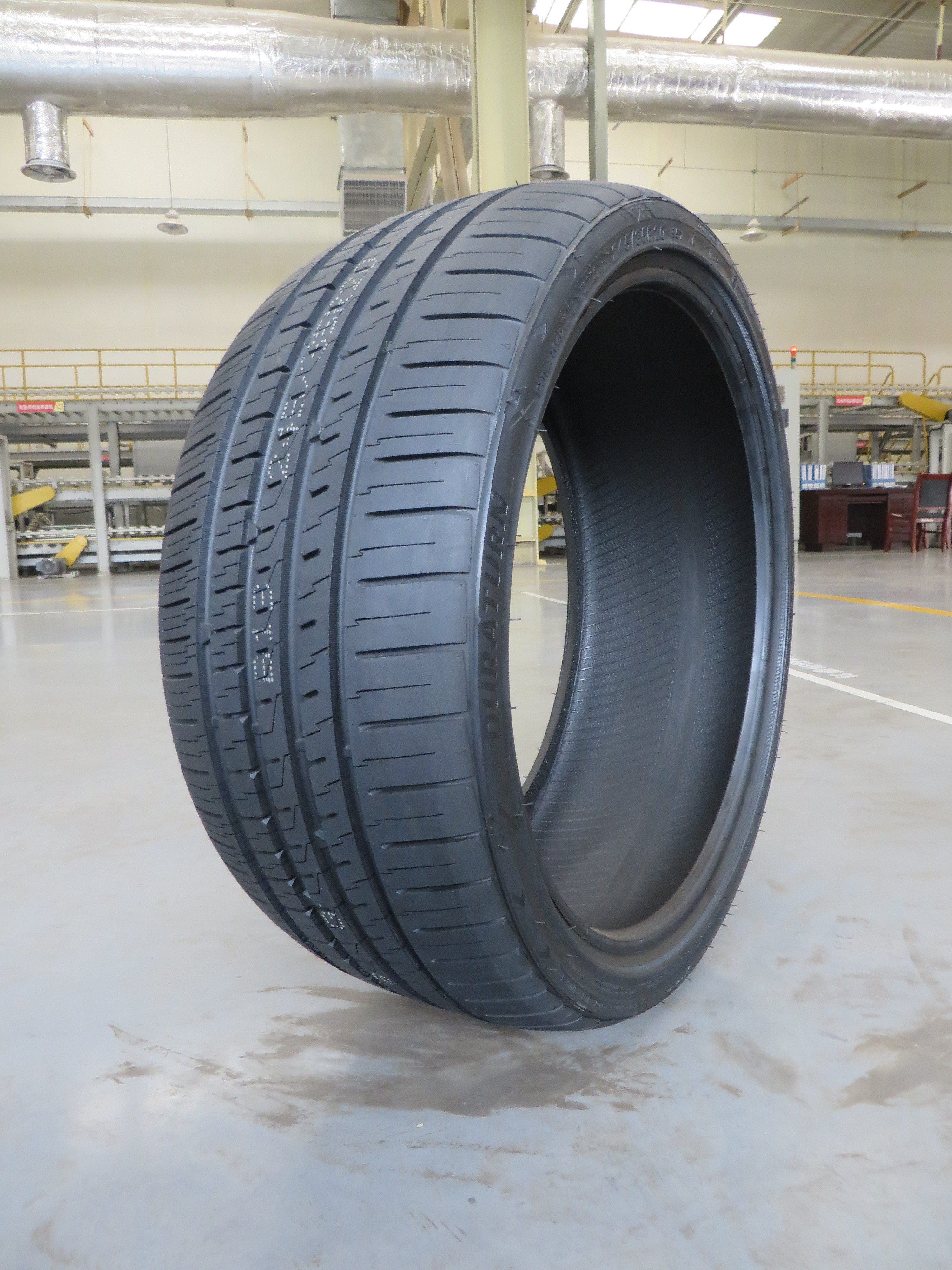 Top Quality 235/55R17 Radial Tyres Tires SUV 235/55/17 Duraturn Neolin Looking for Representatives