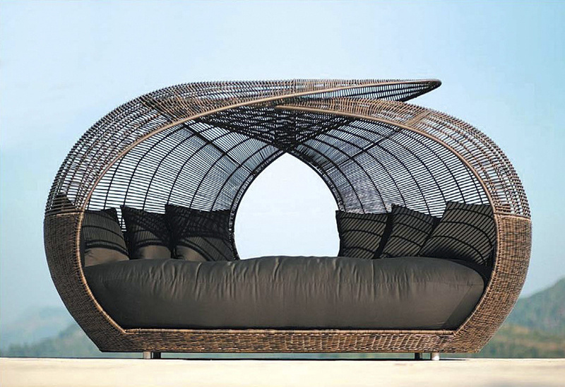 Big rattan daybed with canopy outdoor wicker nest sunbed