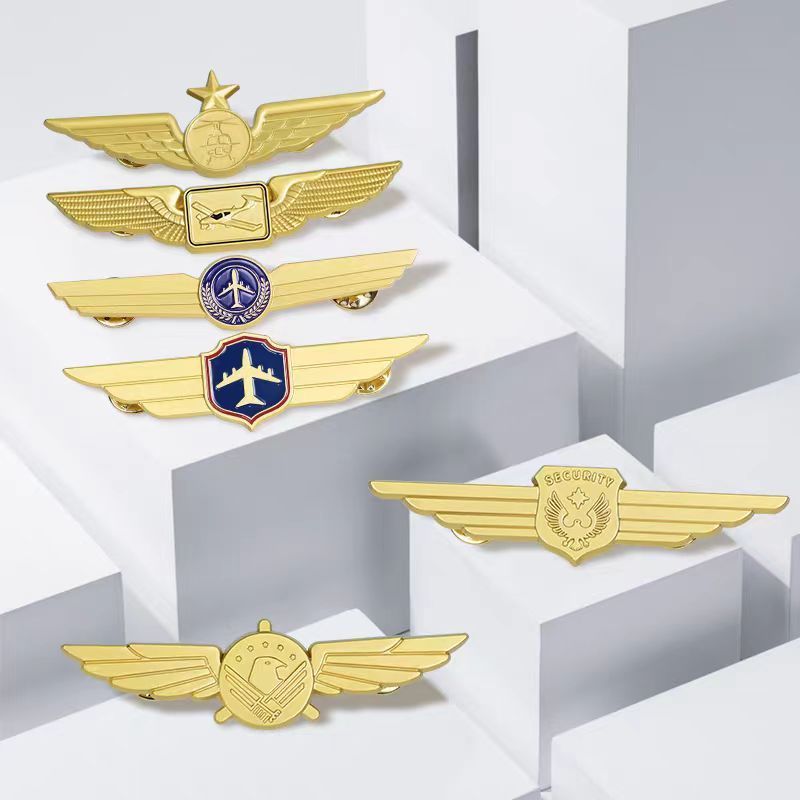 Wing shape air service uniform pin badge wholesale golden aircraft commander metal pin with clutch airplane captain emblem pin