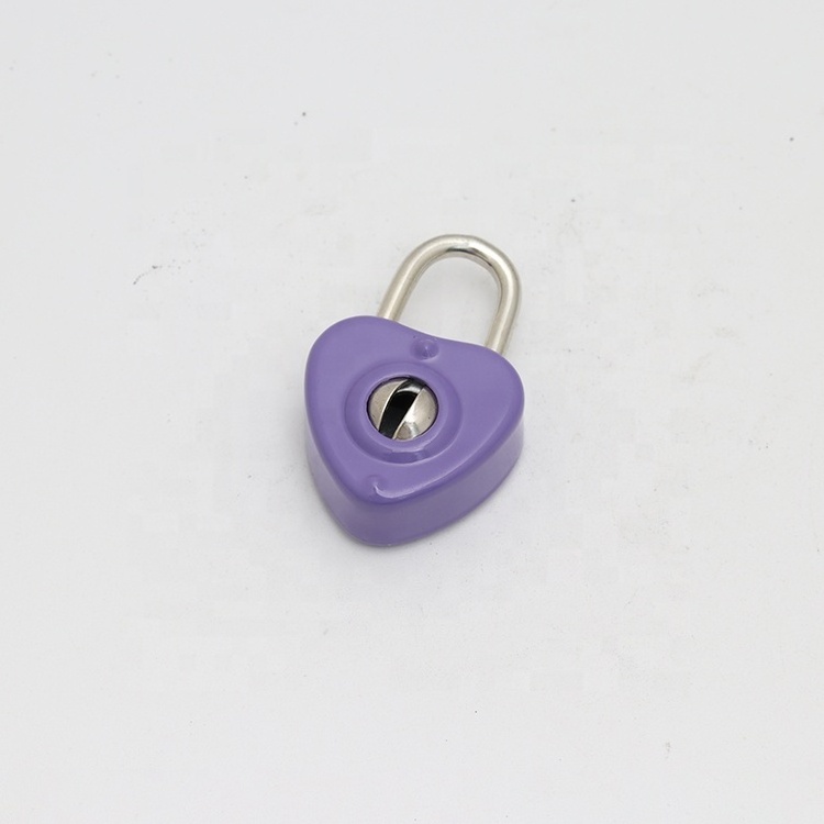 Quick release snap lock plastic bag small heart shaped locket keyring auto belt buckle handbag lock