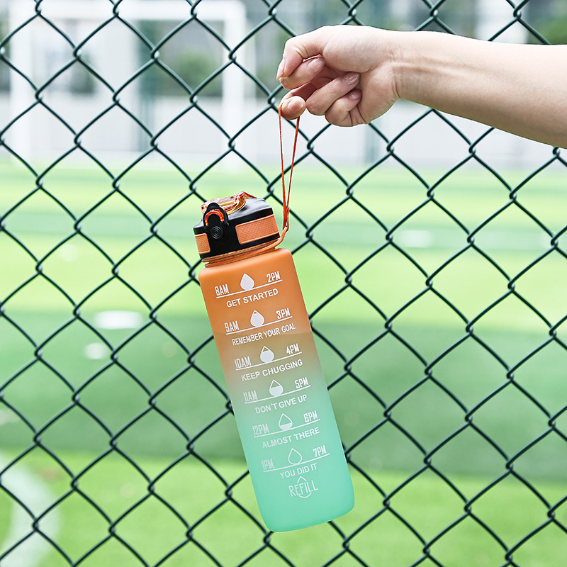 Plastic Water Bottle Eco-friendly Plastic Water Bottle with Time Marker Stylish Plastic Hockey Water Bottle for kids and Adult