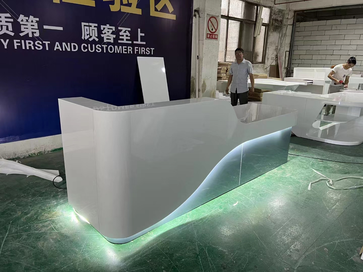 Yestone reception desk for retail store hospital reception desk green stone counter hospital furniture nurse station