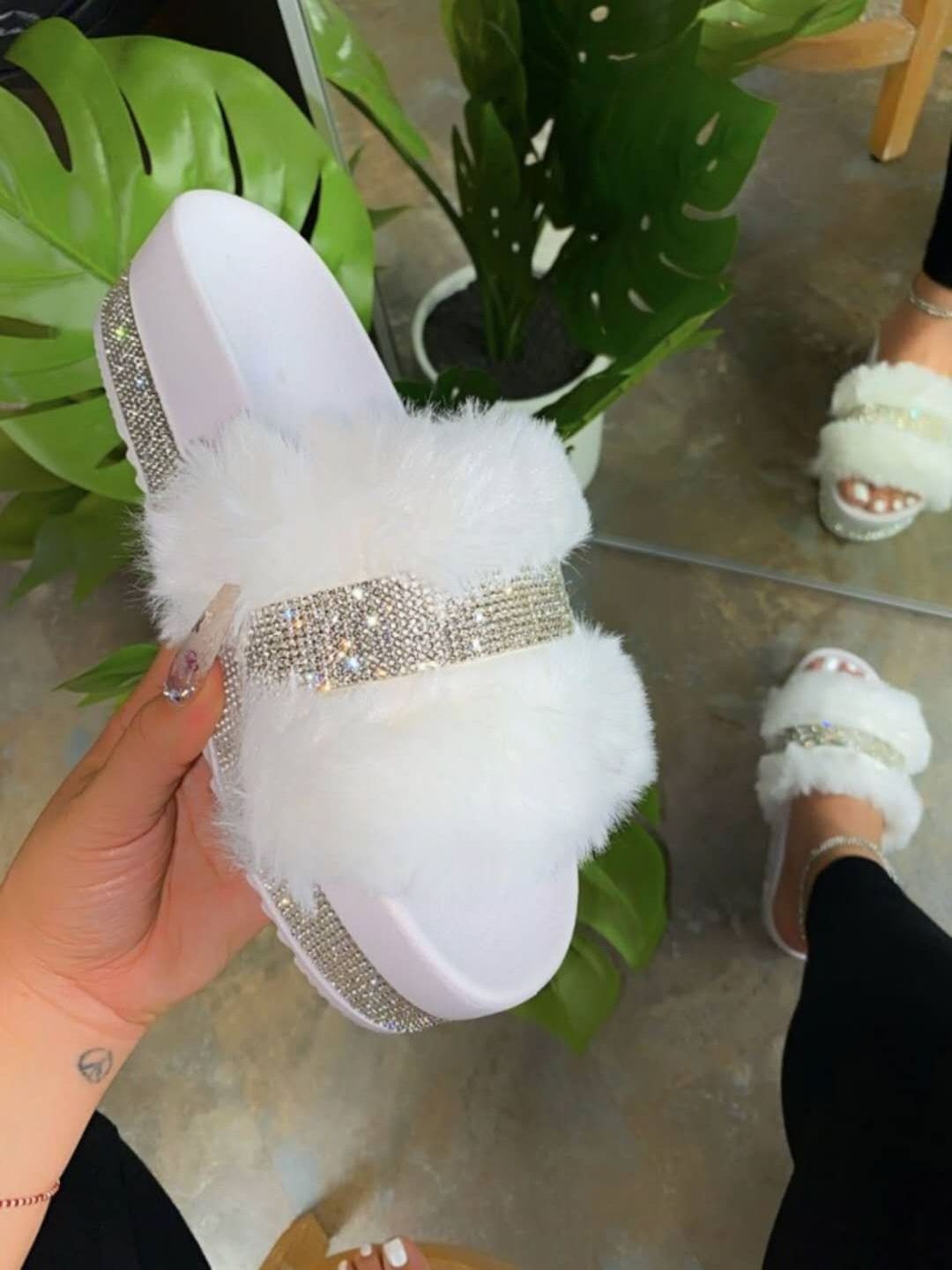 wholesale adult fashion fur sandals  custom furry rabbit fur bling slides for women