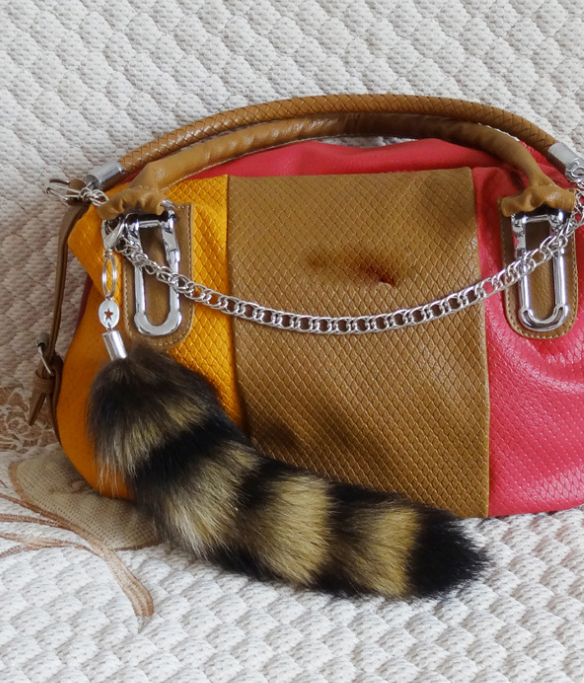 Wholesale cheap price  real fur key chain for sale American raccoon fur tail key chain