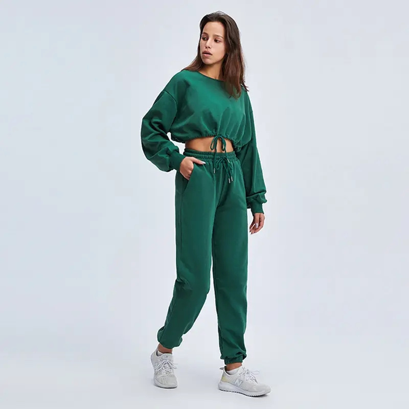 OEM designer custom luxury sports tracksuit regular fit European  size beautiful crop sweatshirt women tracksuits