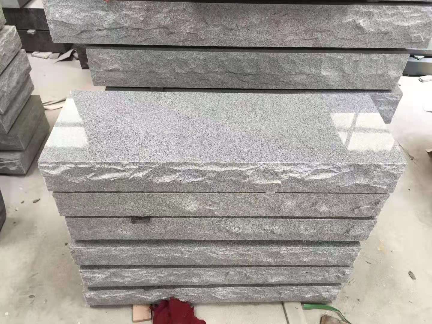 America Style Customized Design Low Price Granite Grave Marble Memorial Tombstone And Monument For Cemetery