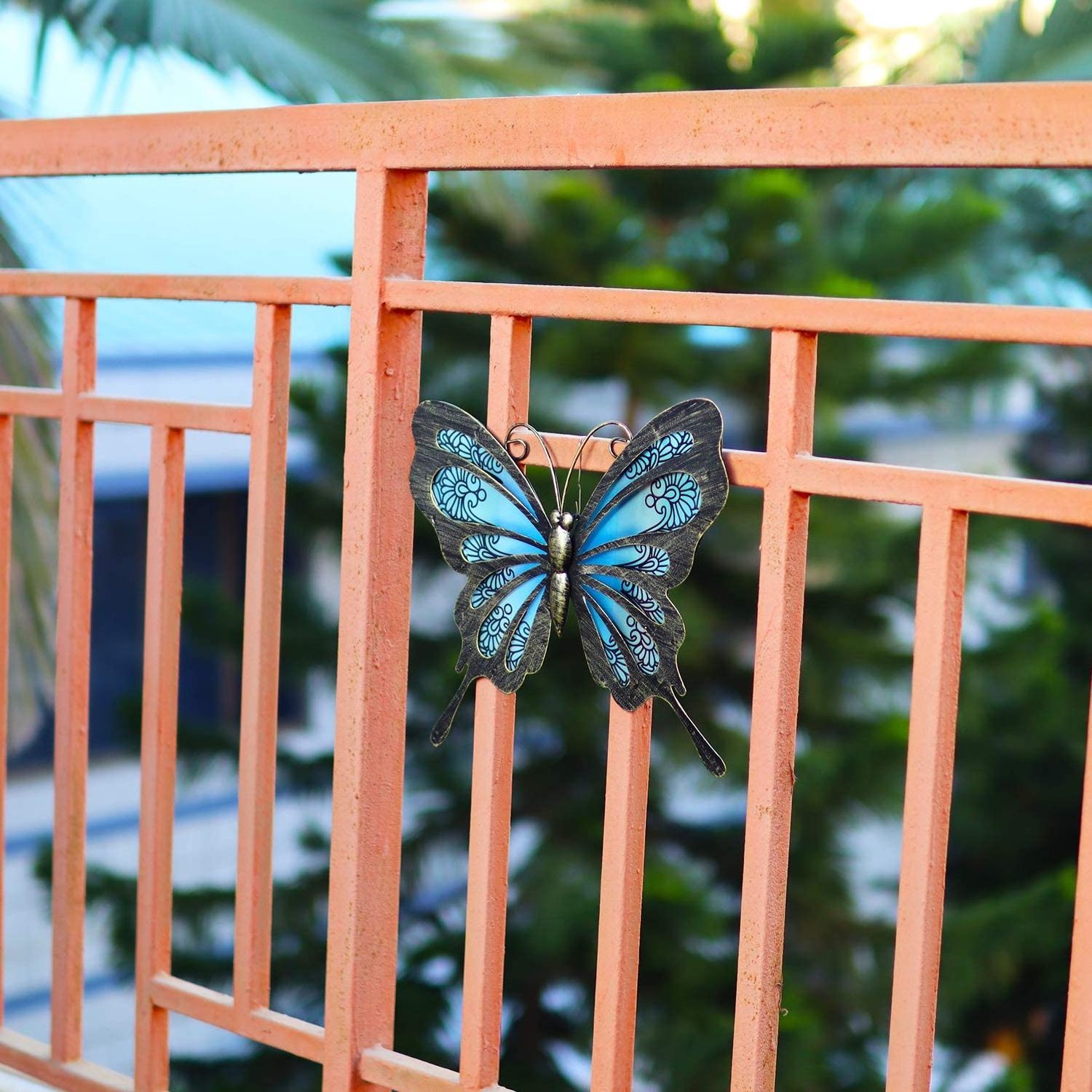 Metal Butterfly Wall Decor Outdoor Garden Fence Art Hanging Glass Decorations for Patio or Bedroom home decor