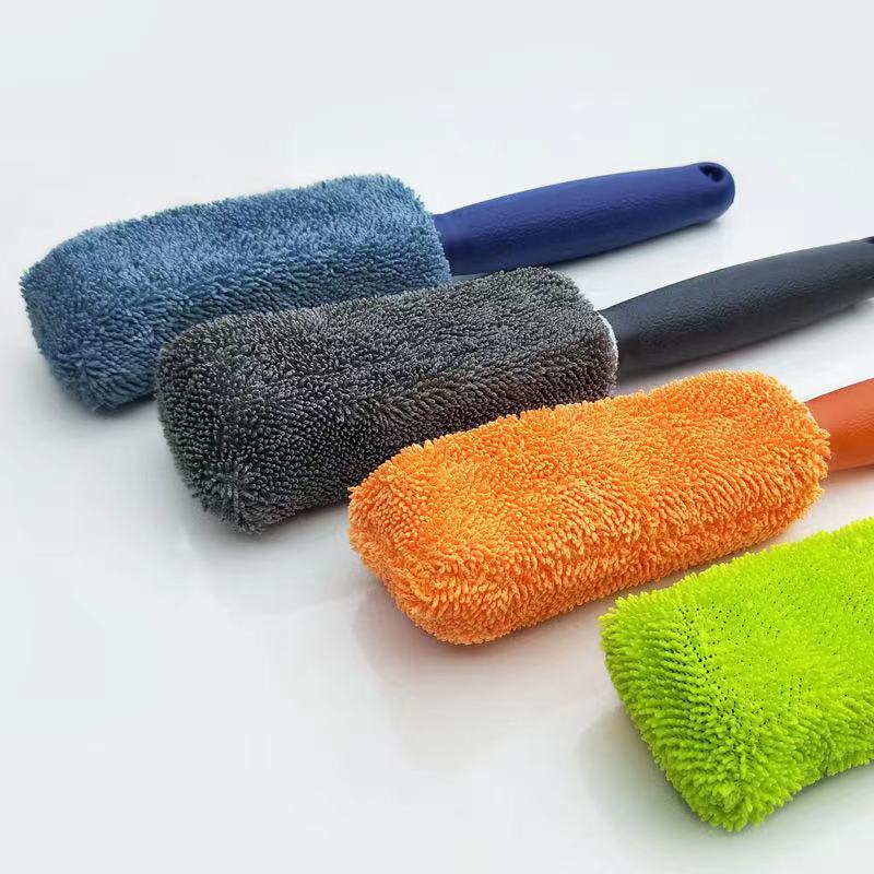 Microfiber long-handled car tyre brush can hang car tire cleaning brush vehicle tyre cleaning