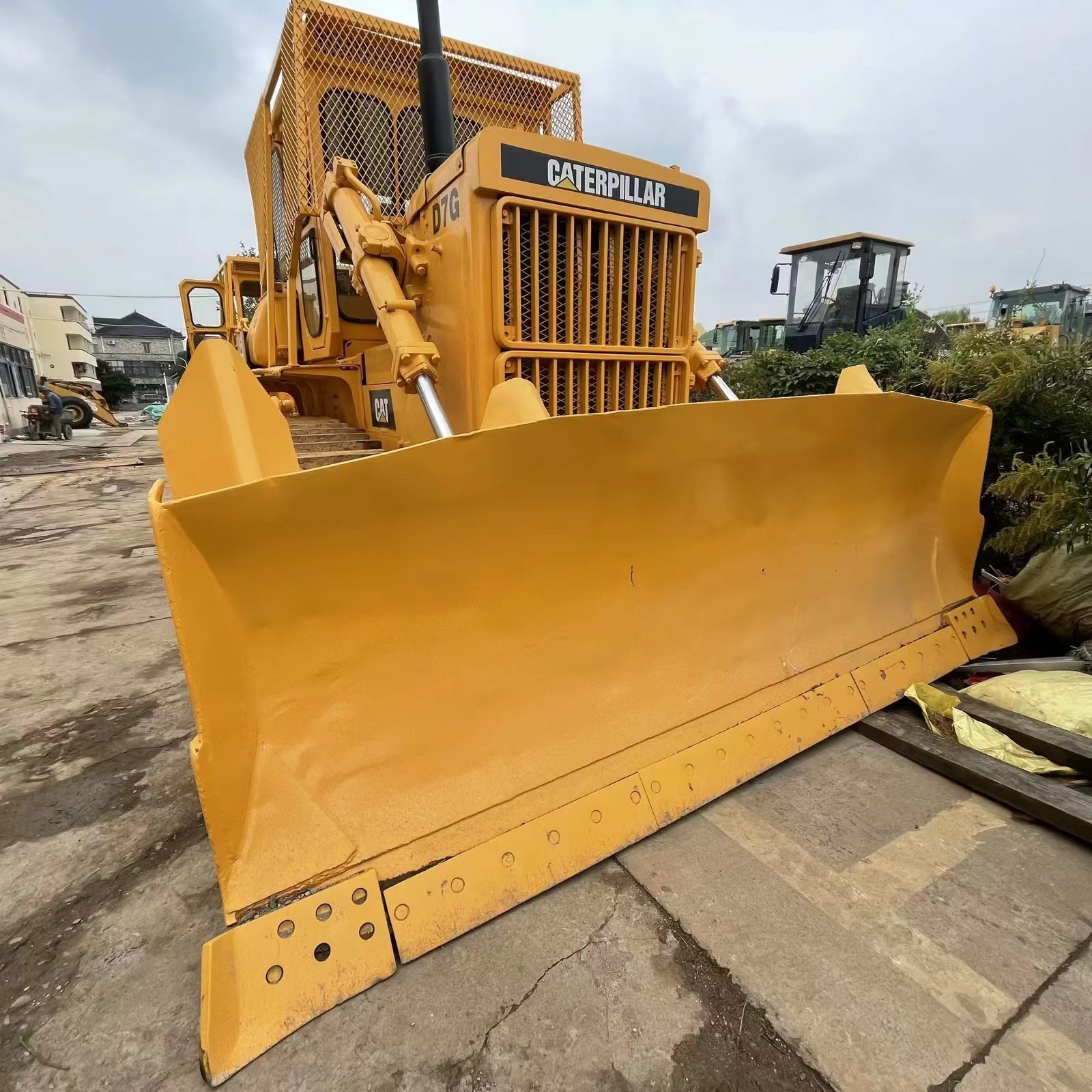 Hot sale Caterpillar used earth moving machine D7Gwith winch in stock original Japan made used crawler bulldozer D7G for sale