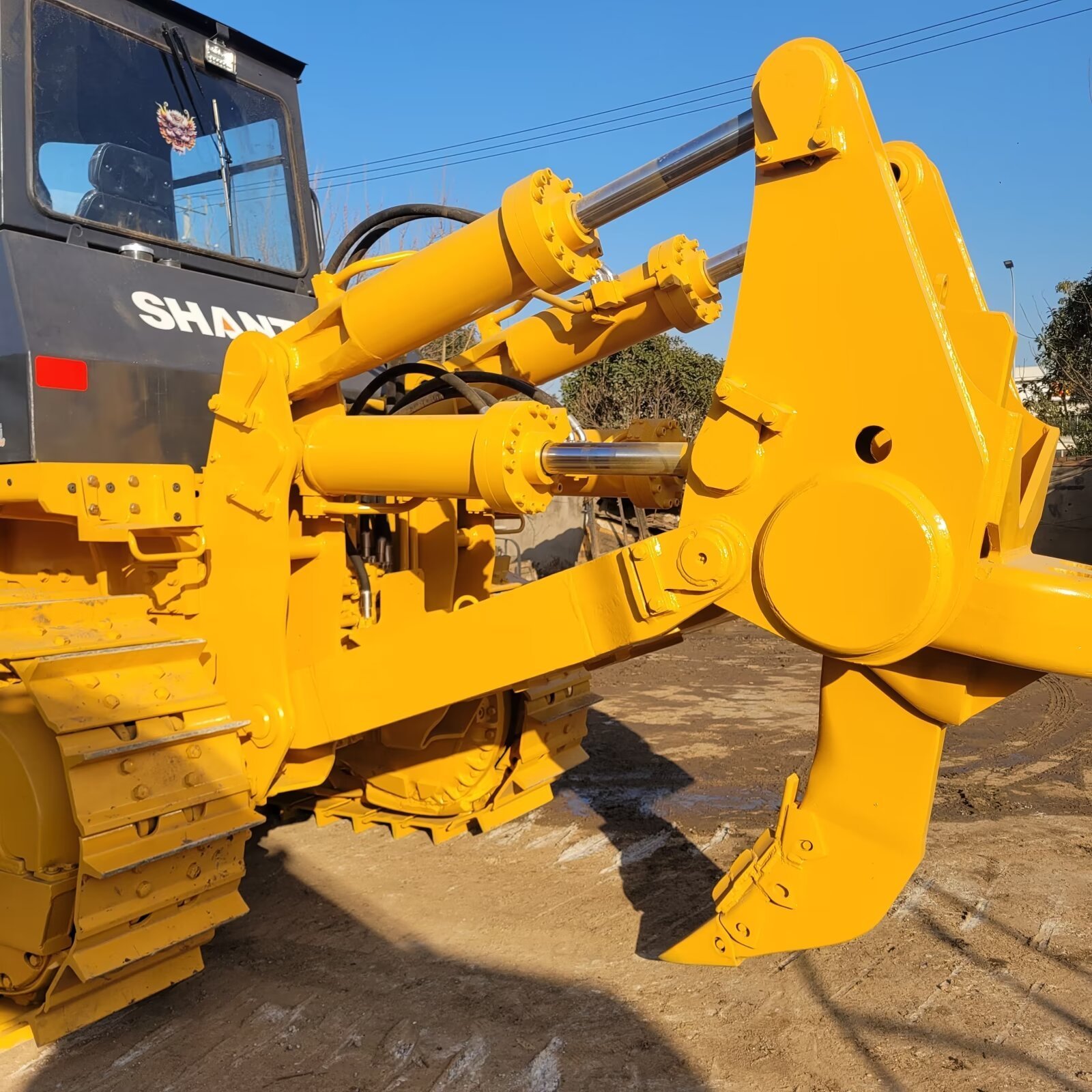 Easily Operation Used Bulldozers 32Ton Shantui SD320 Hydraulic Backhoe Used SD320 Bulldozers