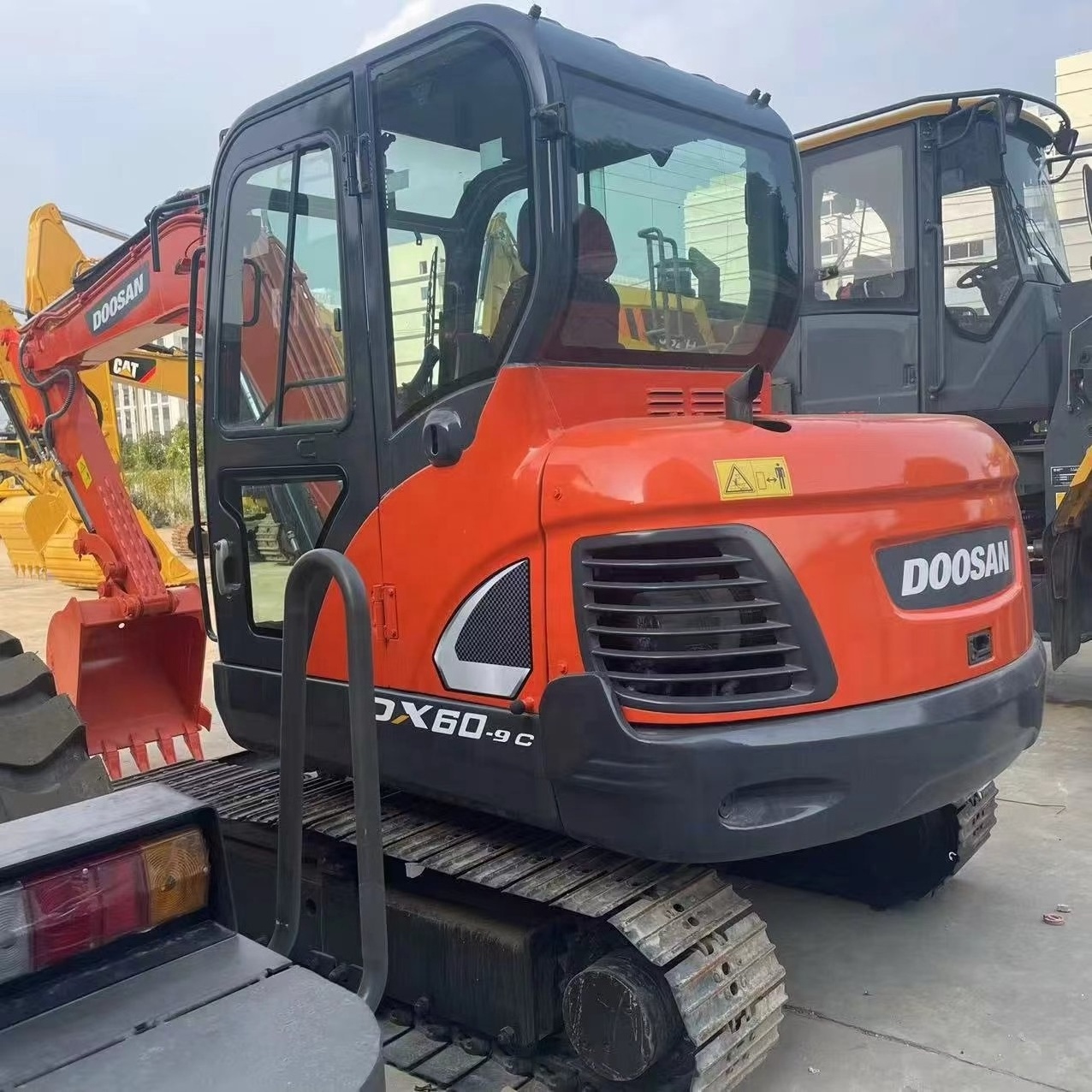 Good condition Used mini excavator DOOSAN DX60-9C for sale second hand doosan mini digger DX60 with a low price