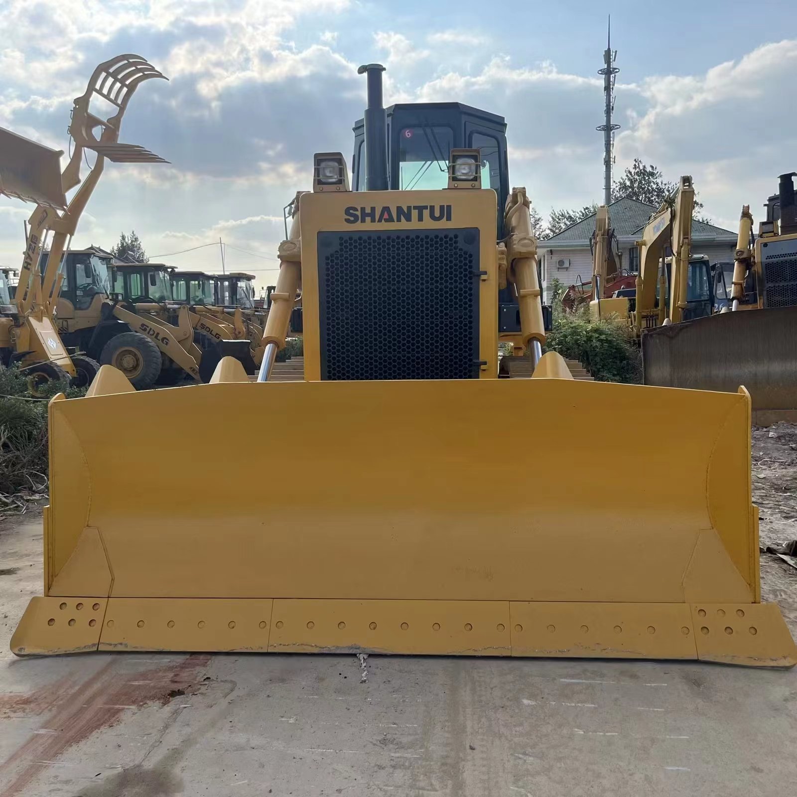 Original UsedEarth Moving Machine SD22 Mini Small Used Shantui Dozer Bulldozers Used SD16 SD22 SD32