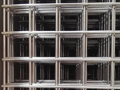 Square iron wire Mesh Fence Galvanized pvc Coated  Welding Hot Dip Galvanized Welded Wire Mesh Roll price for fighting cock cage