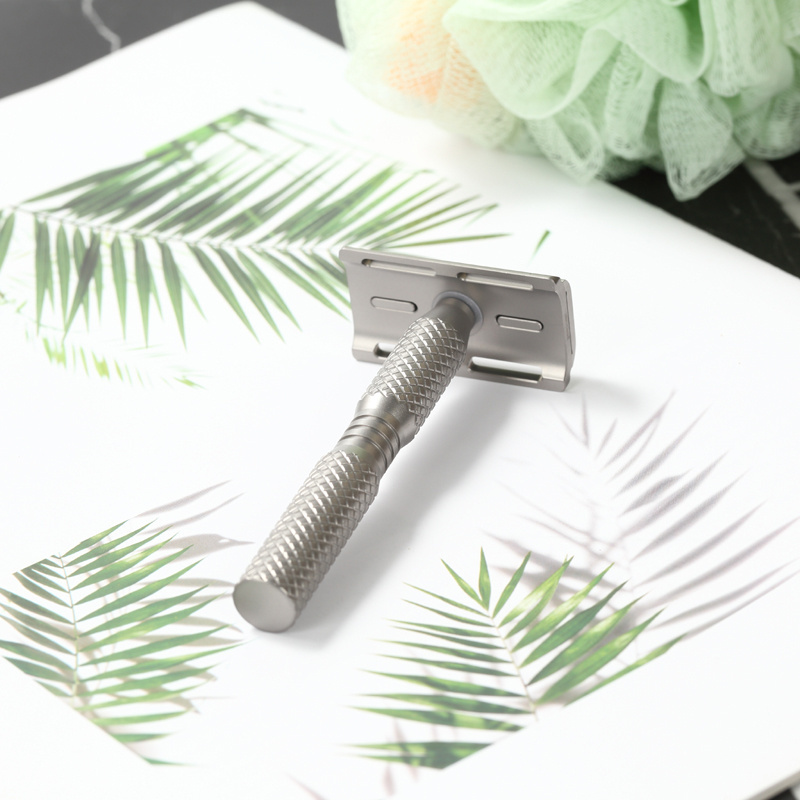 YAQI Double edge Titanium Light Weight Safety Razor for men