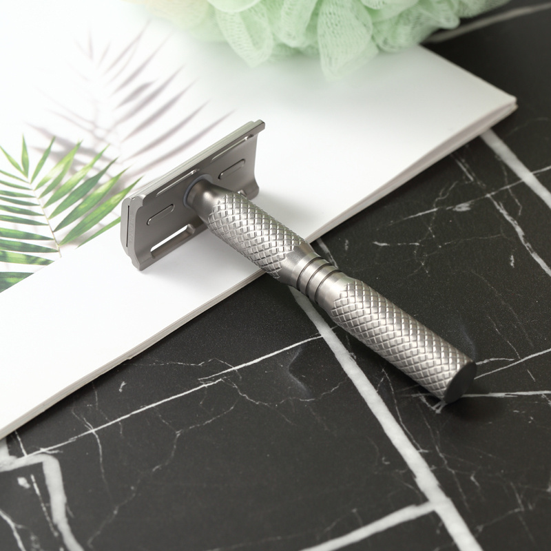 YAQI Double edge Titanium Light Weight Safety Razor for men