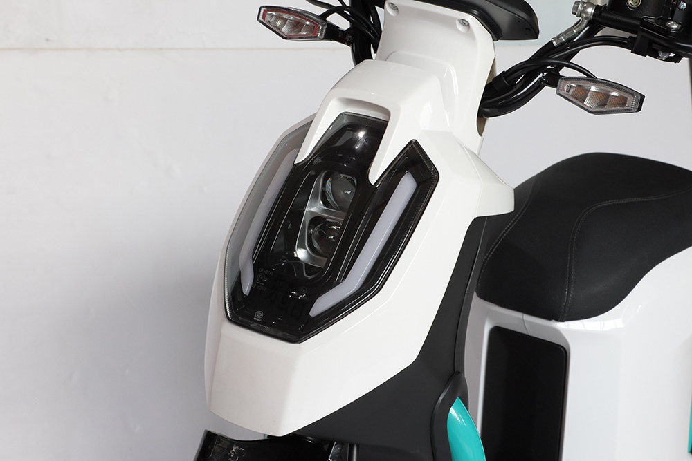 Eec L1e-b High Speed 48V31.2ah Electric Motorcycle With Brake Pedals 45km/h Electric Moped