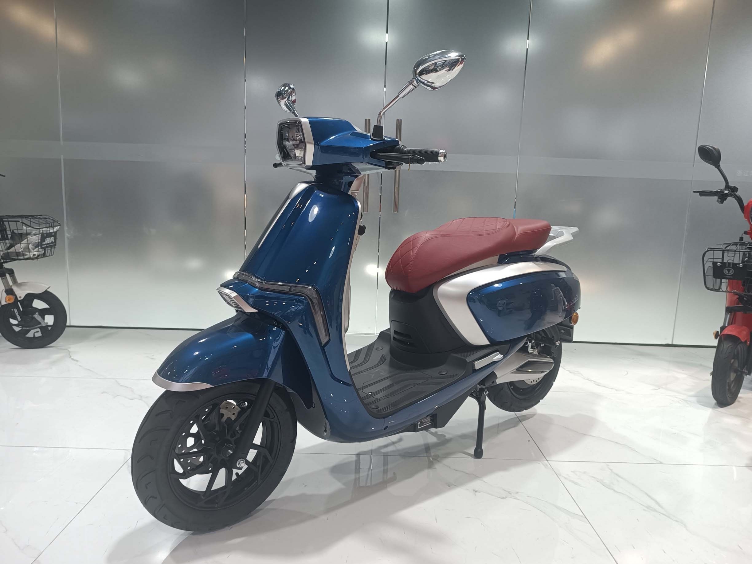 Euro 2023 Hot Sale Classic 2000w Motor 45km/h Eec Certificate Motorcycle Moped Eec Best Electric Scooter