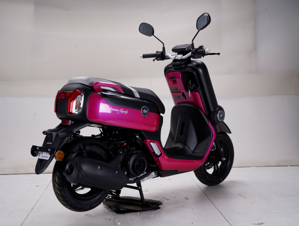 Competitive Price Adult 125cc/150cc Gas Motorcycle Style New Gasoline Scooter With Yamaha Motor