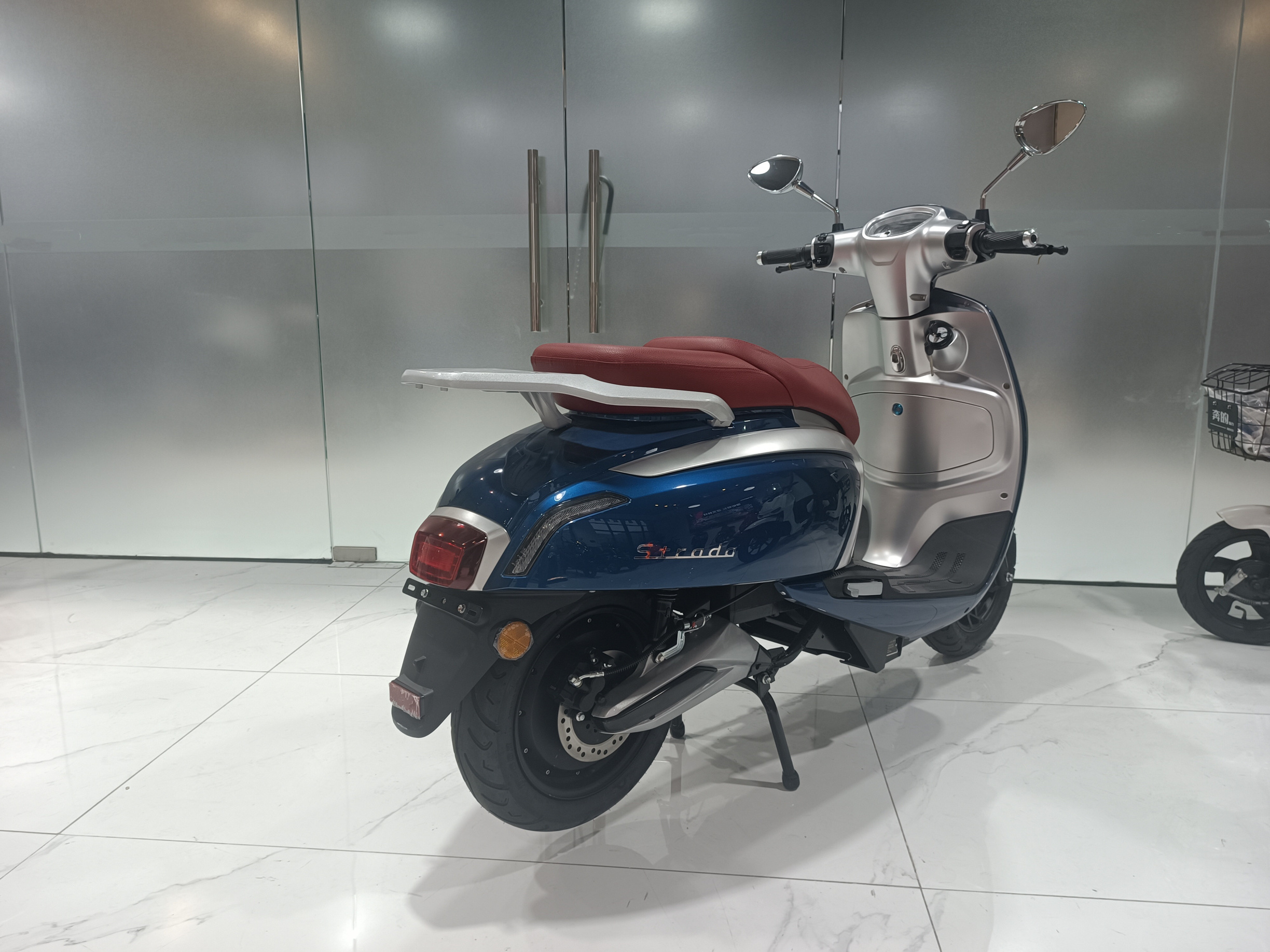 Euro 2023 Hot Sale Classic 2000w Motor 45km/h Eec Certificate Motorcycle Moped Eec Best Electric Scooter