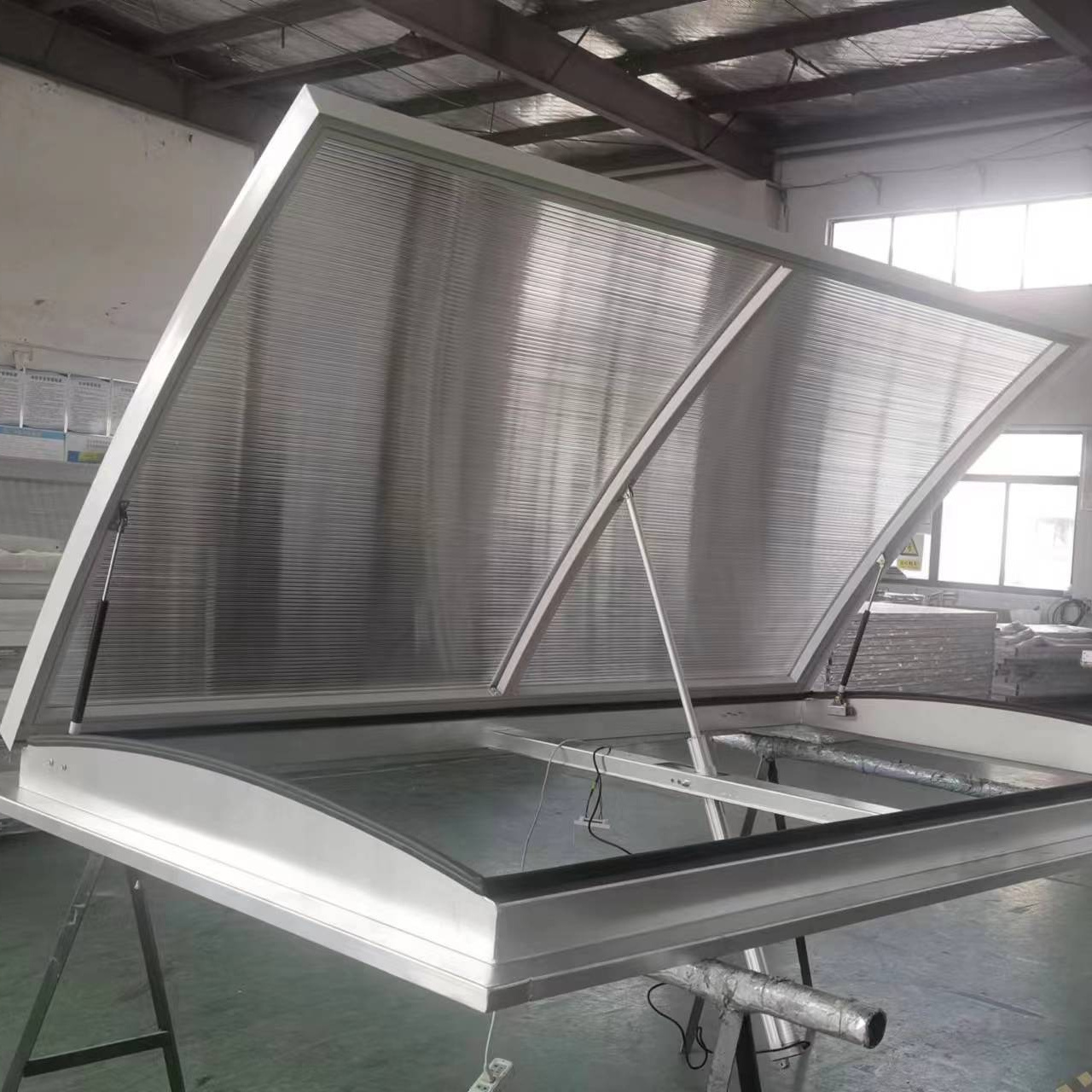 Manufacturers Supply  Circular Automatic Aluminum Alloy Roof Sun Panel Skylight Window Arched Single Flap Skylights