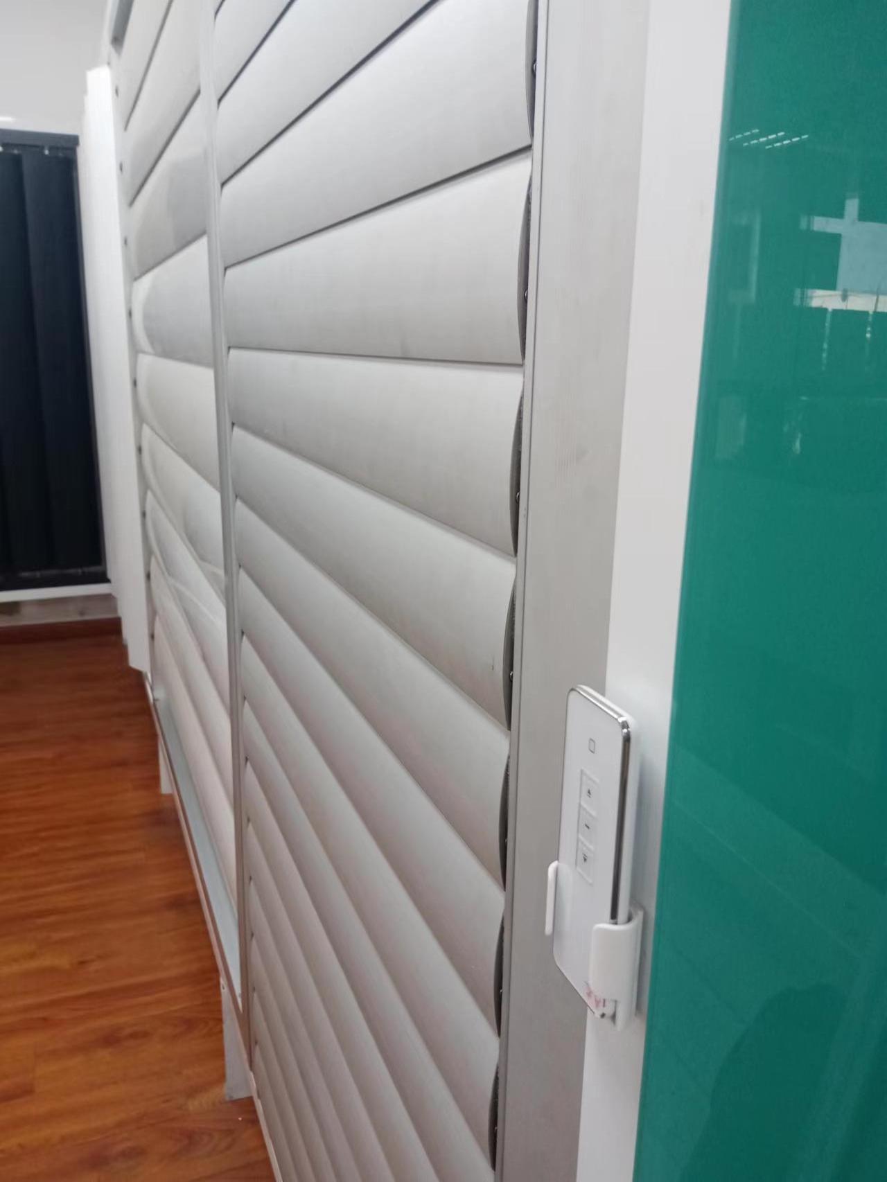 Automatic Aluminium Louver outdoor shutters sunshade louver and waterproof blind powder coated aluminum louver