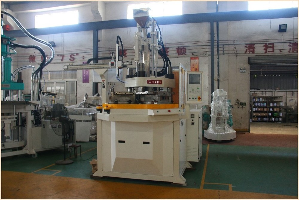 V160-R3-Semi-auto plastic injection molding machine of rotary table