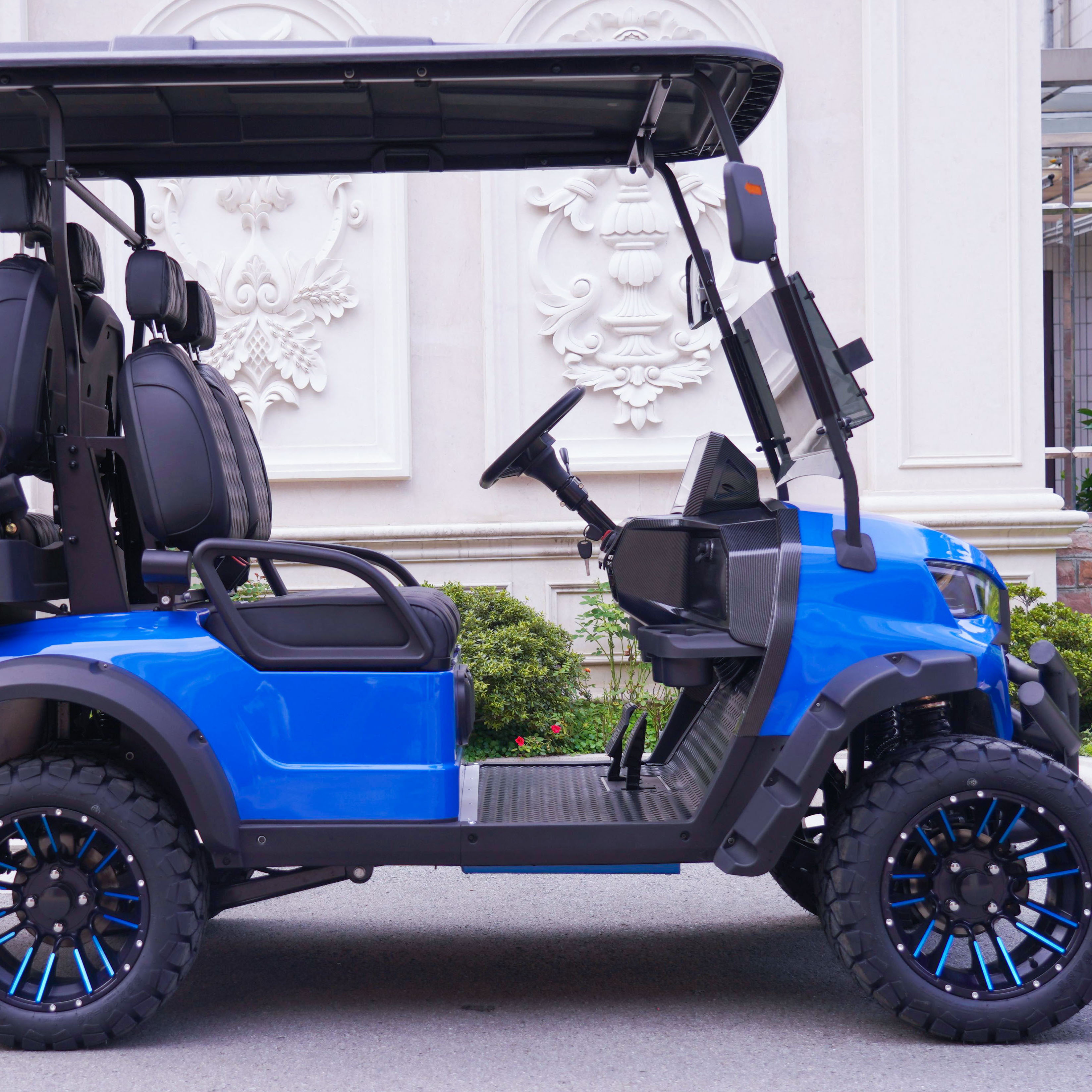 72V Lithium Battery Powered 4-Seater Electric Golf Cart 7.5kw Motor 90km Driving Mileage 500kg Curb Club Car