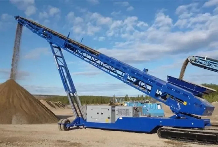 Mobile Telescopic Stacker Conveyor Tracked Stacker for mining coal  port sand aggregate